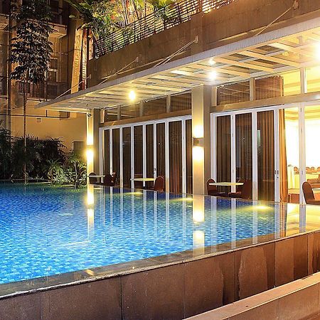 Zen Premium Setrawangi Raya Hotel Bandung Exterior photo