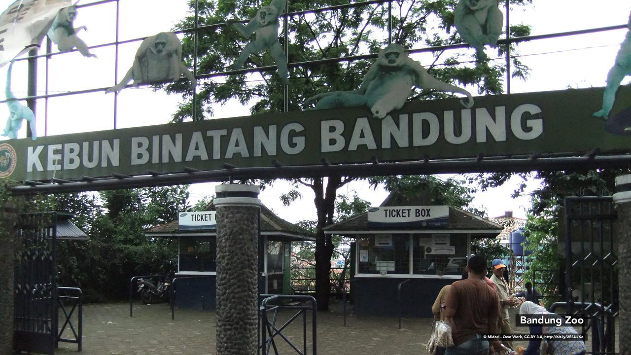 Zen Premium Setrawangi Raya Hotel Bandung Exterior photo